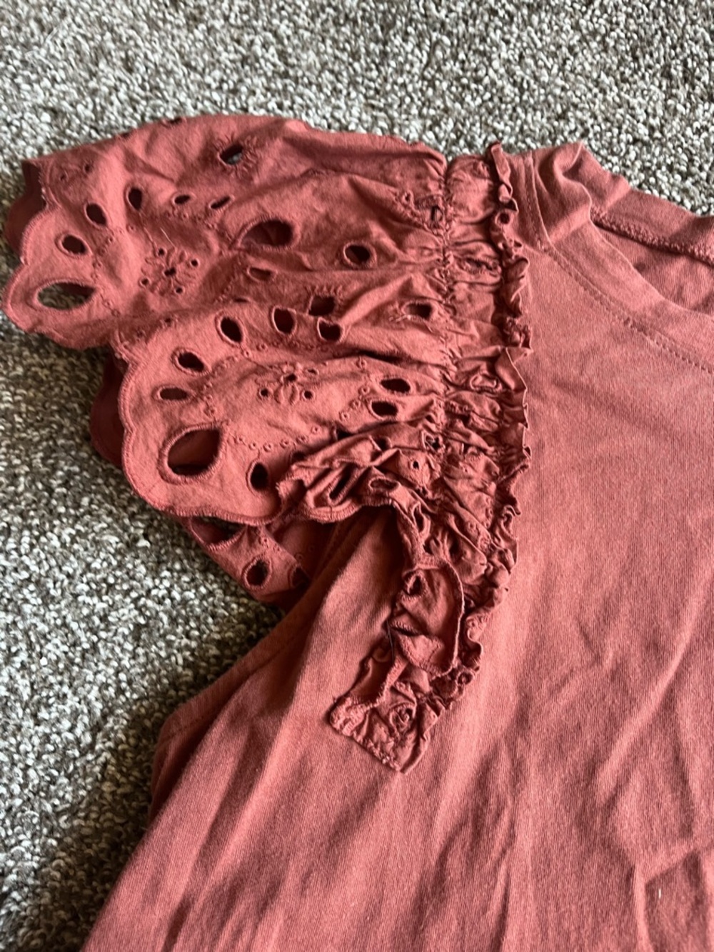 Express Rust Eyelet Ruffle Sleeve Tee - Picture 3 of 5